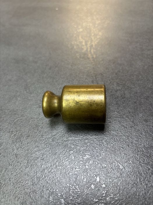 Stary mosiężny ciężarek do wagi PRL