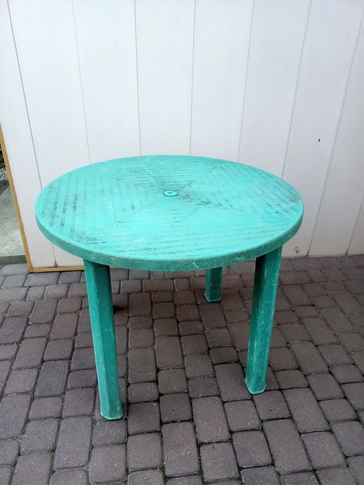 Стол пластиковый б/у