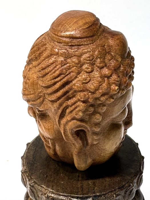 Cabeça de Buda com 2 rostos esculpido em madeira com base lotus Caldas ...