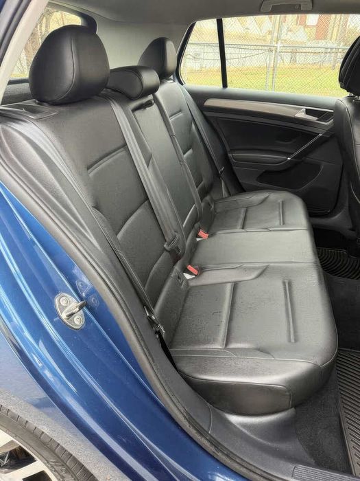 Volkswagen Golf SE 4-Door      2016