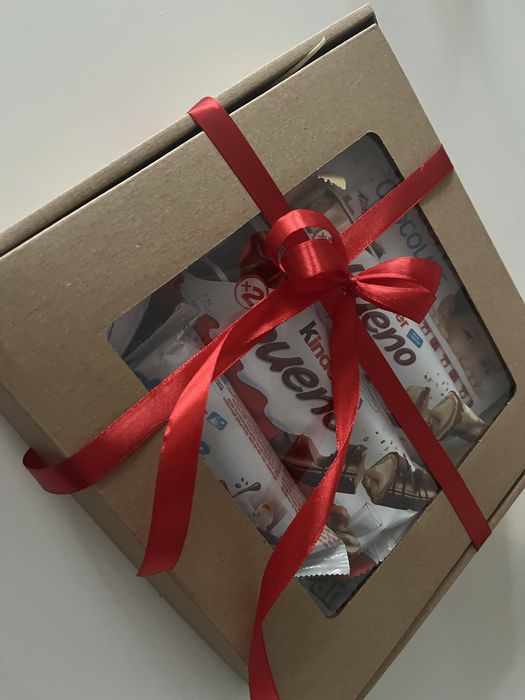 Słodka paczka kinder box pudelko prezet