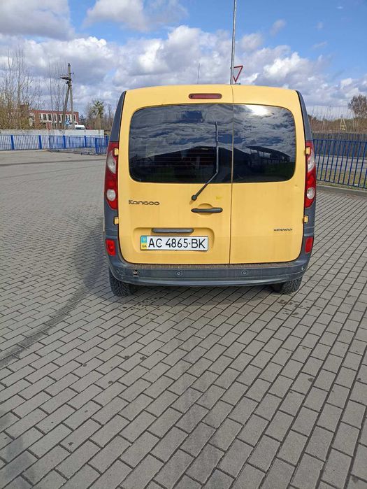 Автомобіль Рено кенго