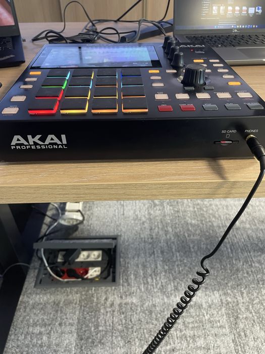 Akai mpc one (nie plus )