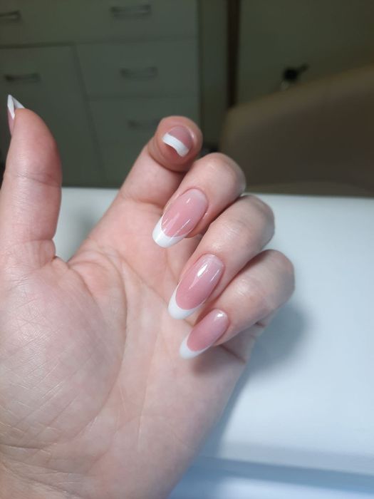 Манікюр та педикюр в с. Крюківщина