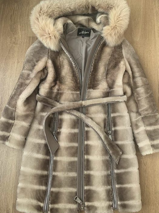 Жіноча шуба з мутона