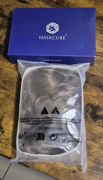 Peruka damska brązowa z grzywką HAIRCUBE