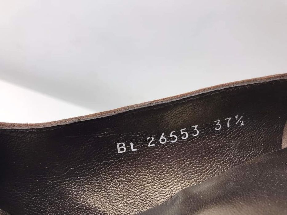 Czółenka skórzane Stuart Weitzman zamszowe  Rozmiar 37,5