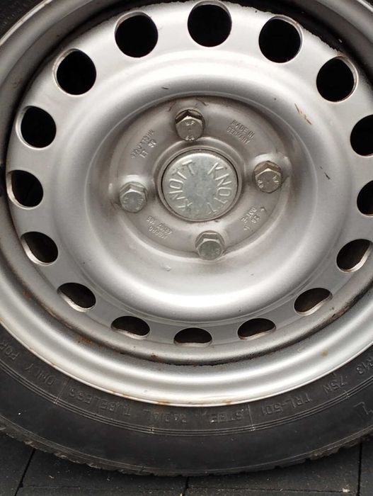 Przyczepka samochodowa z plandeką