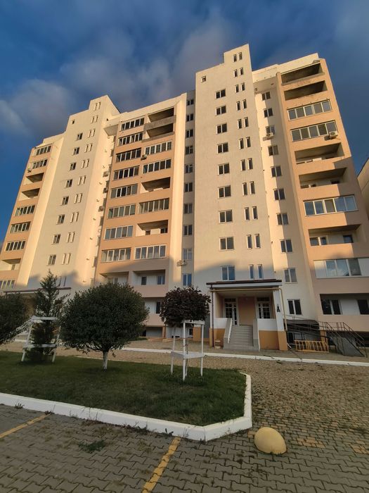 Продам квартиру в Хлебодарском в новом кирпичном доме, средний этаж