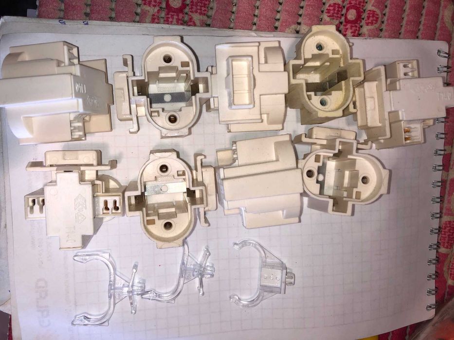 Патрон G23 для люм ламп 13 шт.