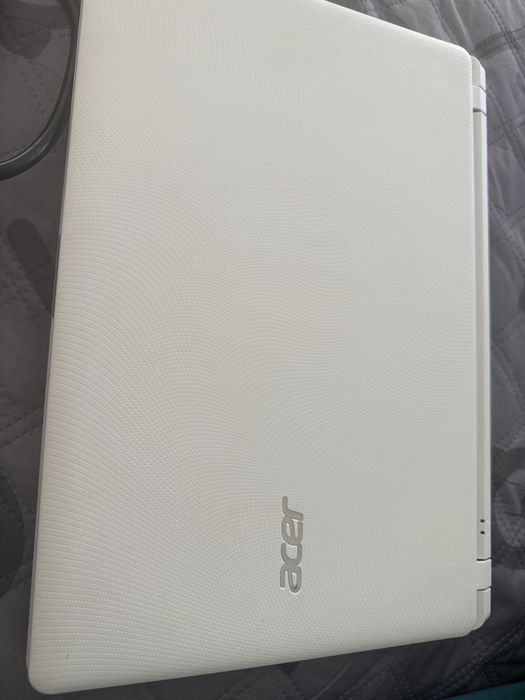 Notebook acer N15W3 idealny biały