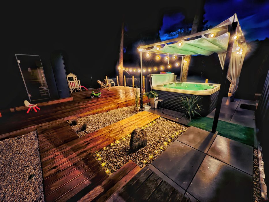 Domek jacuzzi sauna Sandomierz Kielce jezioro