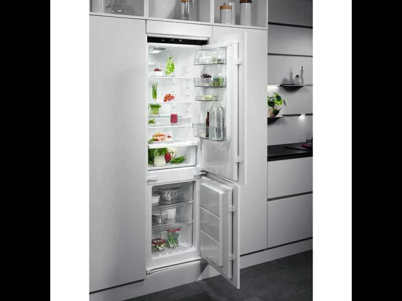 Lodówka z zamrażarką NoFrost AEG SCE818E8TS
