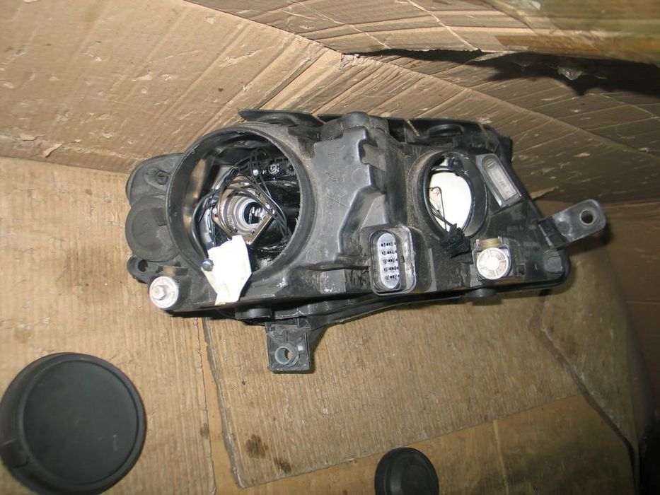 lampa przod vw passat b6 05-10r. 3c0941005s europa