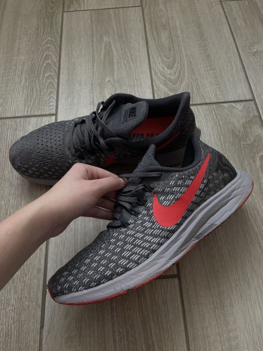 Продам кросівки Nike