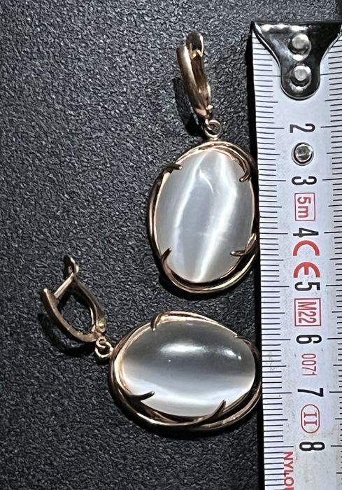 Kolczyki z kamieniem