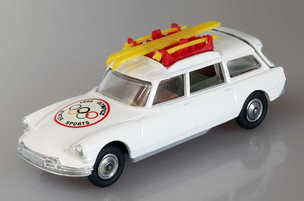 Miniatura Corgi Toys Algés, Linda-A-Velha E Cruz Quebrada-Dafundo