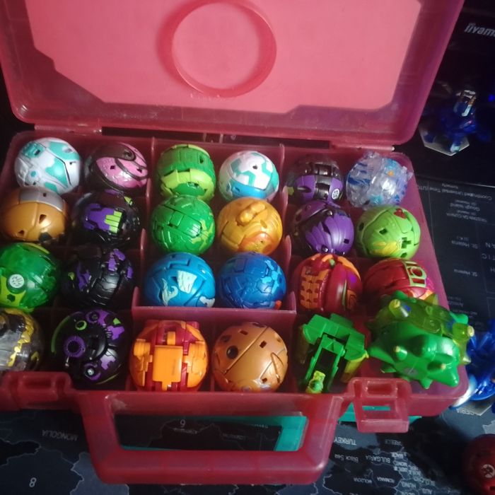 Bakugan battle brawlers figurki + pudełko