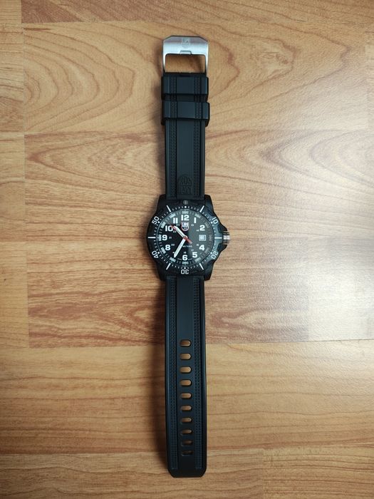 годинник Luminox 8880