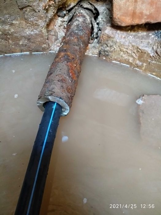 Нема  тиску води? Прочистка старих водопроводних труб заміна аварійних