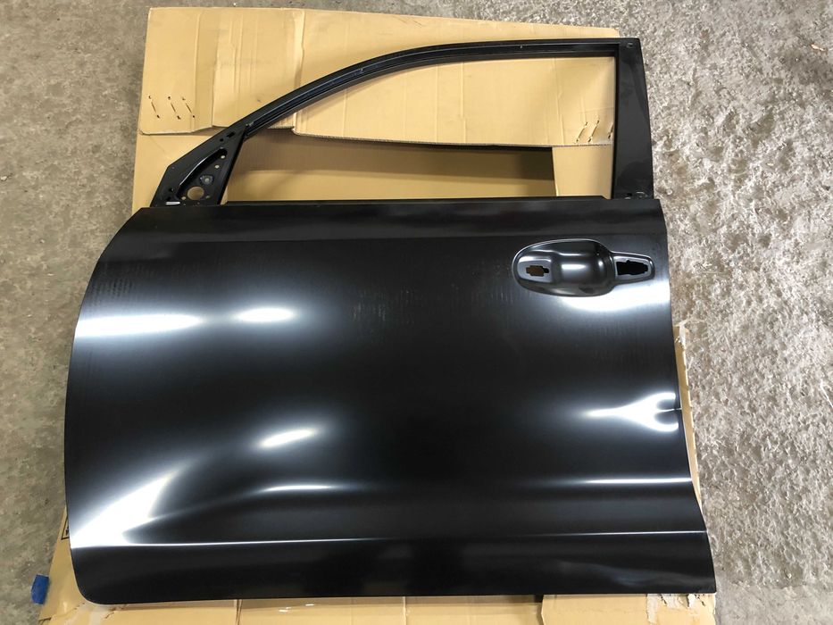 Двері передня ліва сторона Toyota Land Cruiser 200 2008-2012