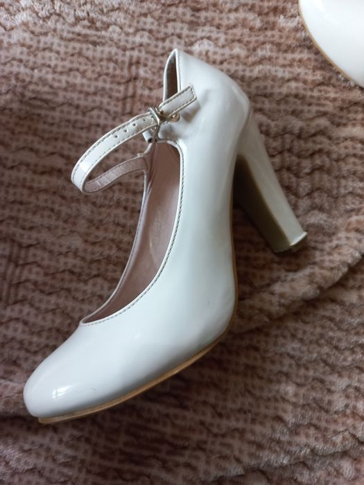 Туфлі жіночі    .