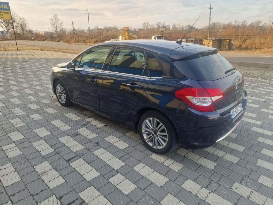 Сітроен  С4 2013 року