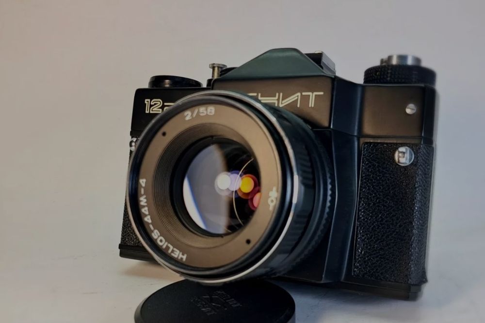 Câmara Zenit 12C
