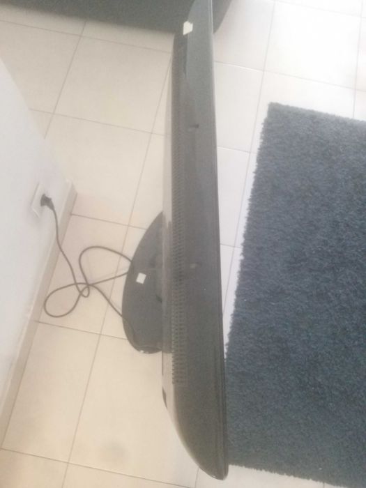 Televisão plasma em bom estado