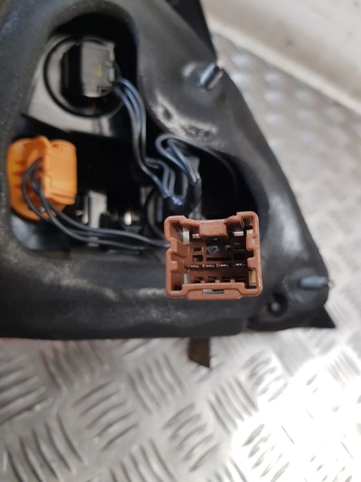 Lampa Prawa Tył 22504002 Nissan Tiida 07R- Sedan Europa