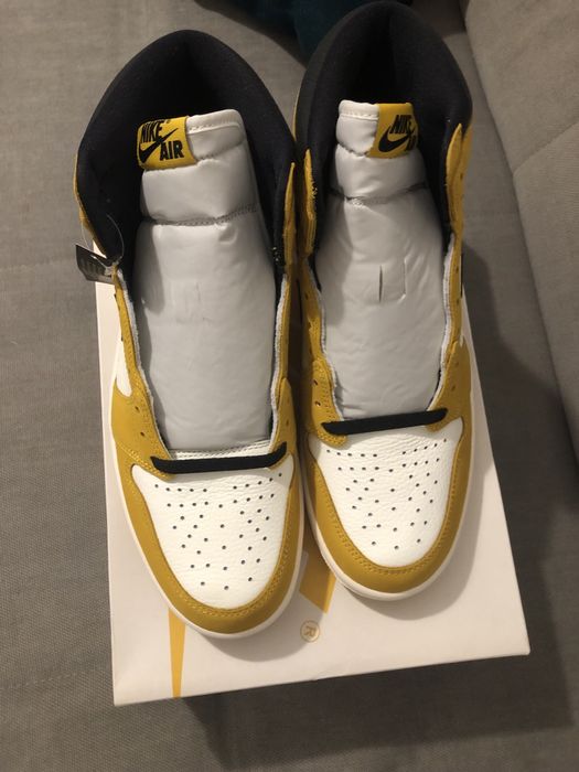 Jordan 1 retro high OG yellow orche