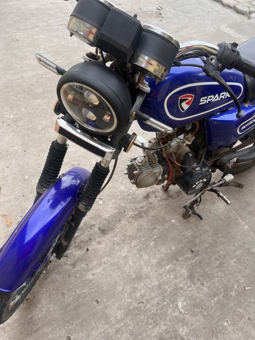 Продаєця spark 110