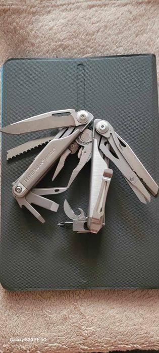 Multitool leatherman surge zestaw