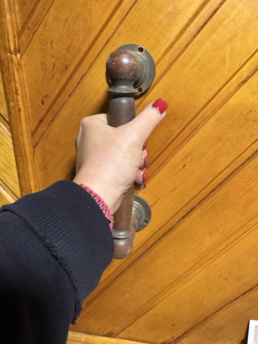 Ручки для дверей цветной металл