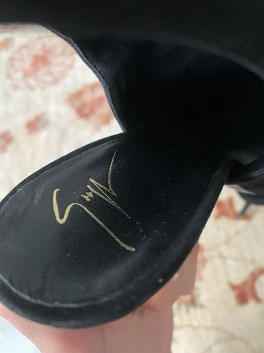 Buty szpilki Gianvito Rossi zamszowe stan bardzo dobry