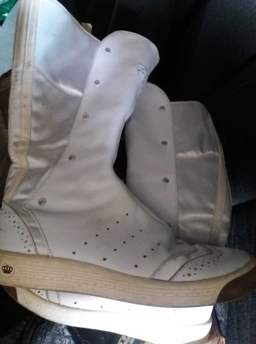 botins adidas brancas