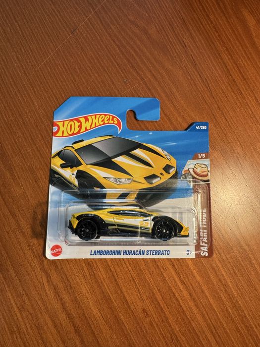 Hot Wheels Lamborghini Huracan Sterrato