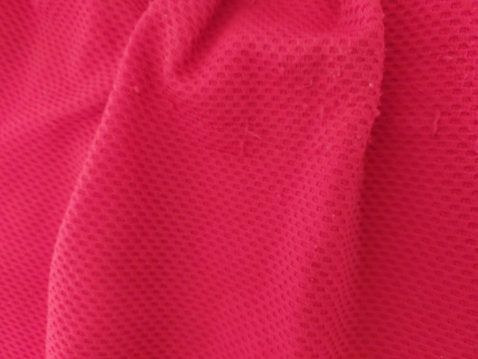 Czerwona krótka spódniczka