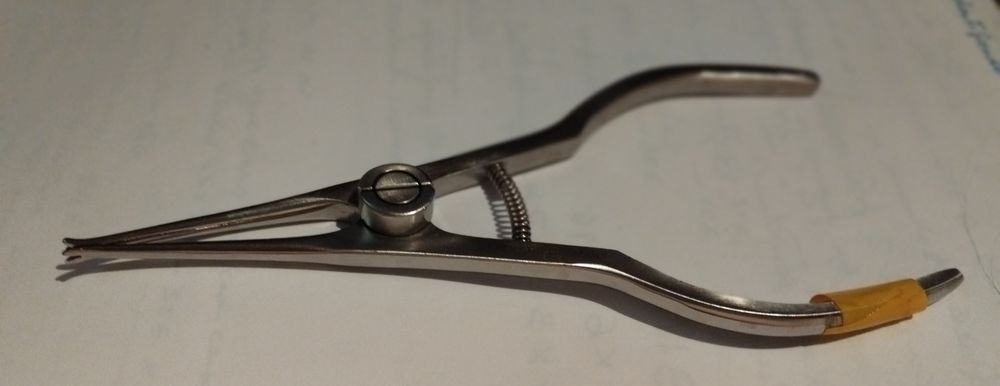 Contra ângulo de Ortodontia Synea e alicates de Ortodontia