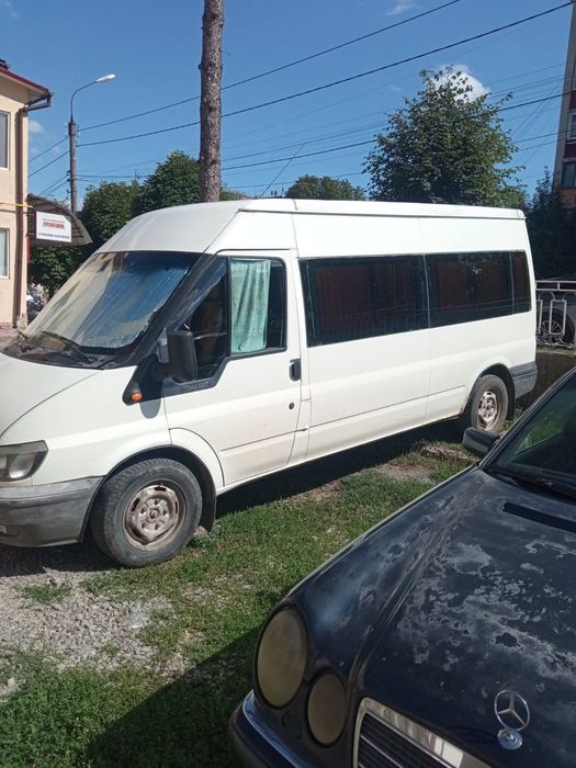 Бус Ford transit