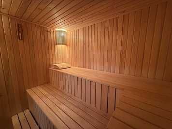 Баня на Бориспільській,19 (Рембаза)