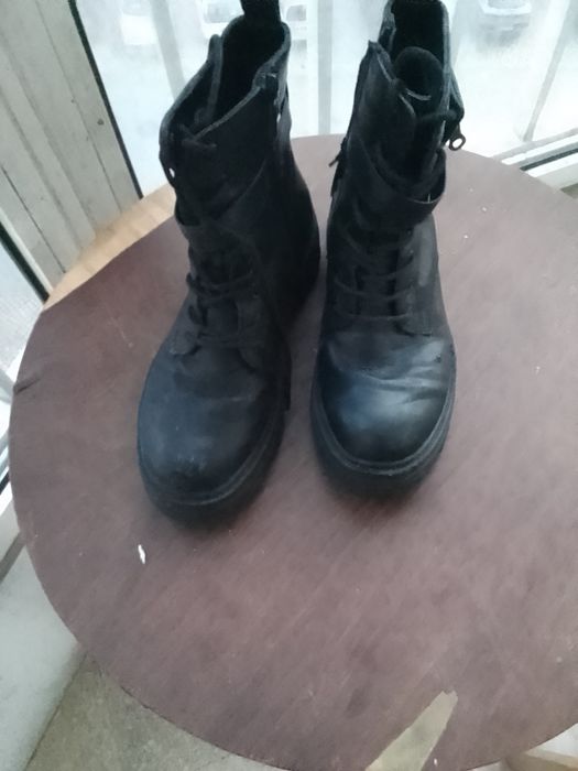 Conjunto Botas Couro 36/37 em bom estado