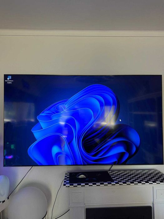 "TV Samsung  75´´UHD 4K Série 7, Smart TV, funcionando perfeitamente, com imagem excelente."