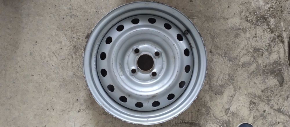 4 jantes de ferro 15 p/ Mitsubishi I Miev, Citroen CZero e Peugeot Ion