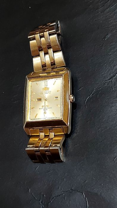 Годинник Орієнт з автопідзаводом.