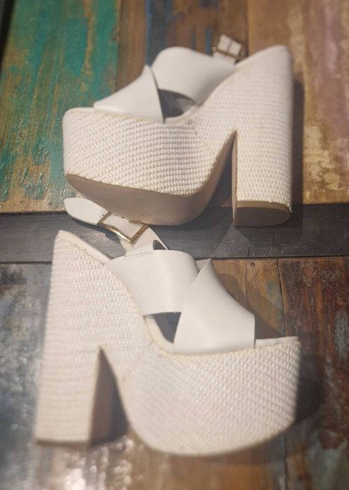 River Island białe sandały na koturnie i platformie r.36