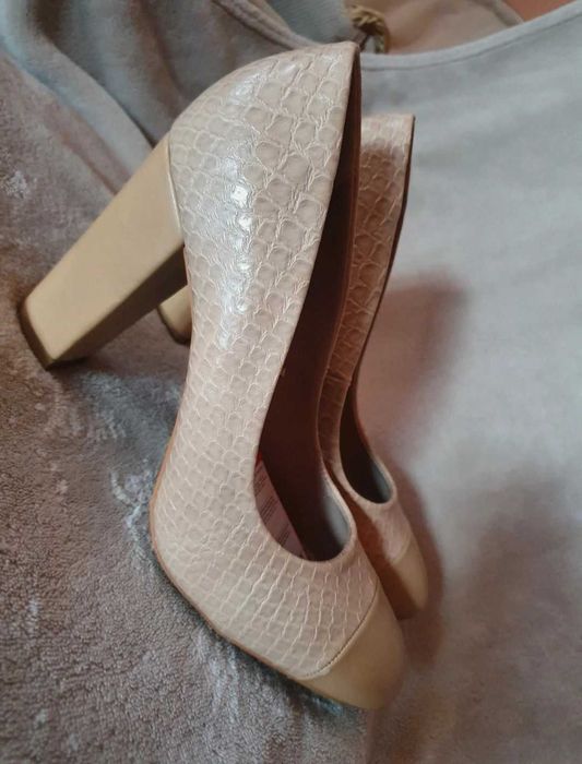 Beżowe czółenka jenny fairy