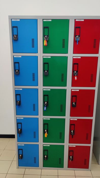 Cacifos metálicos colorido