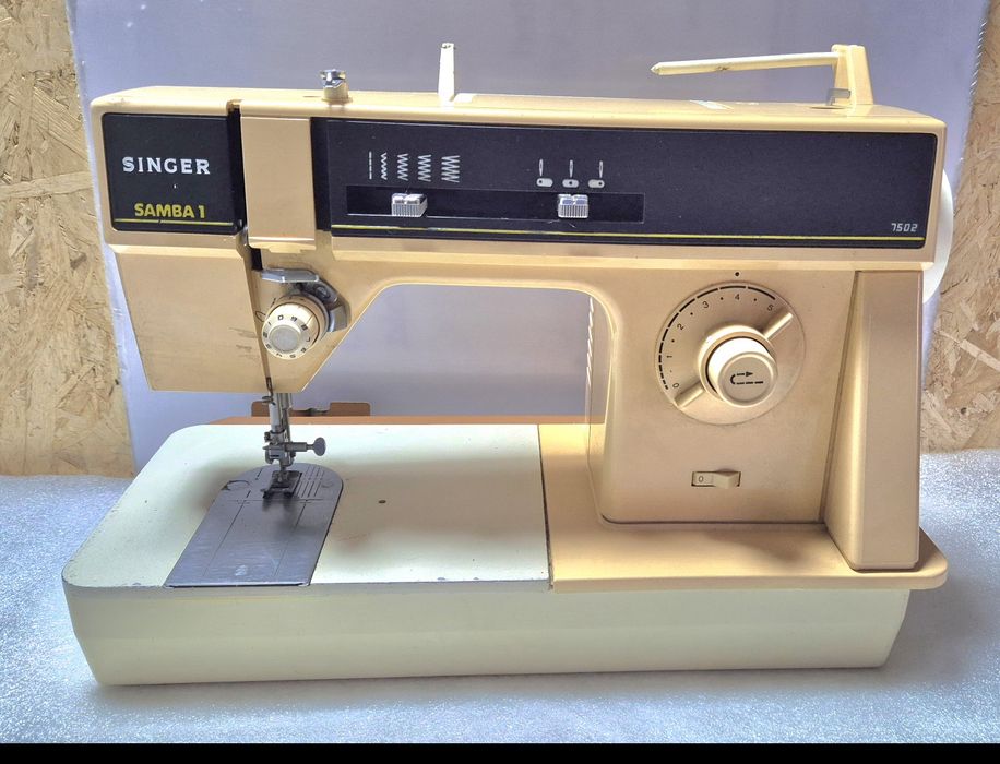 Máquina de costura Singer Samba 1