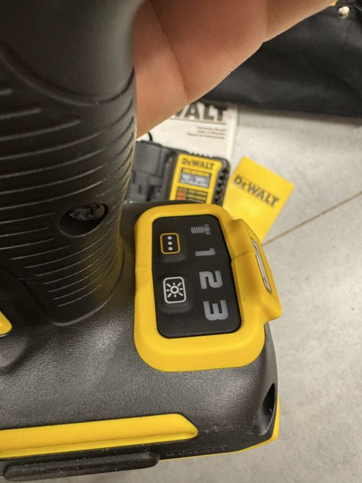 Потужний безщітковий гайковерт Dewalt DCF900 20v 1/2. 1900Нм. USA